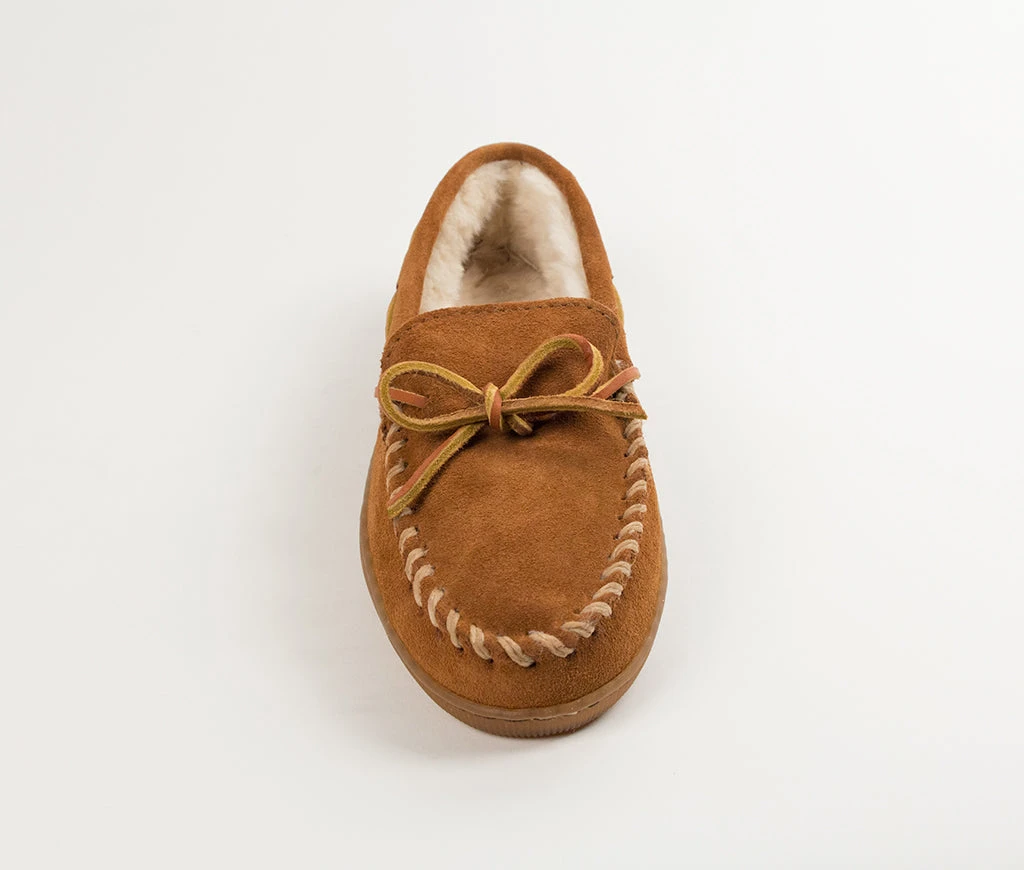 'Minnetonka' Men's Pile Lined Hardsole Moc Slipper - Brown (Wide) - Image 2