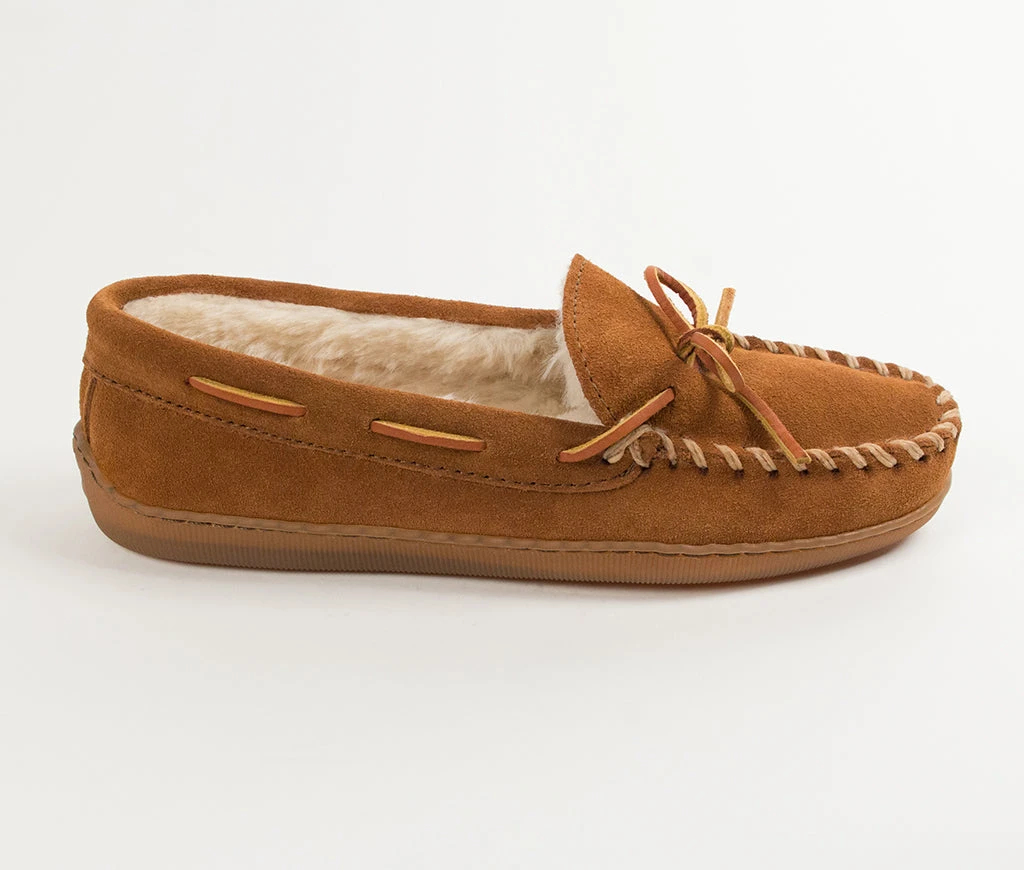 'Minnetonka' Men's Pile Lined Hardsole Moc Slipper - Brown (Wide) - Image 4